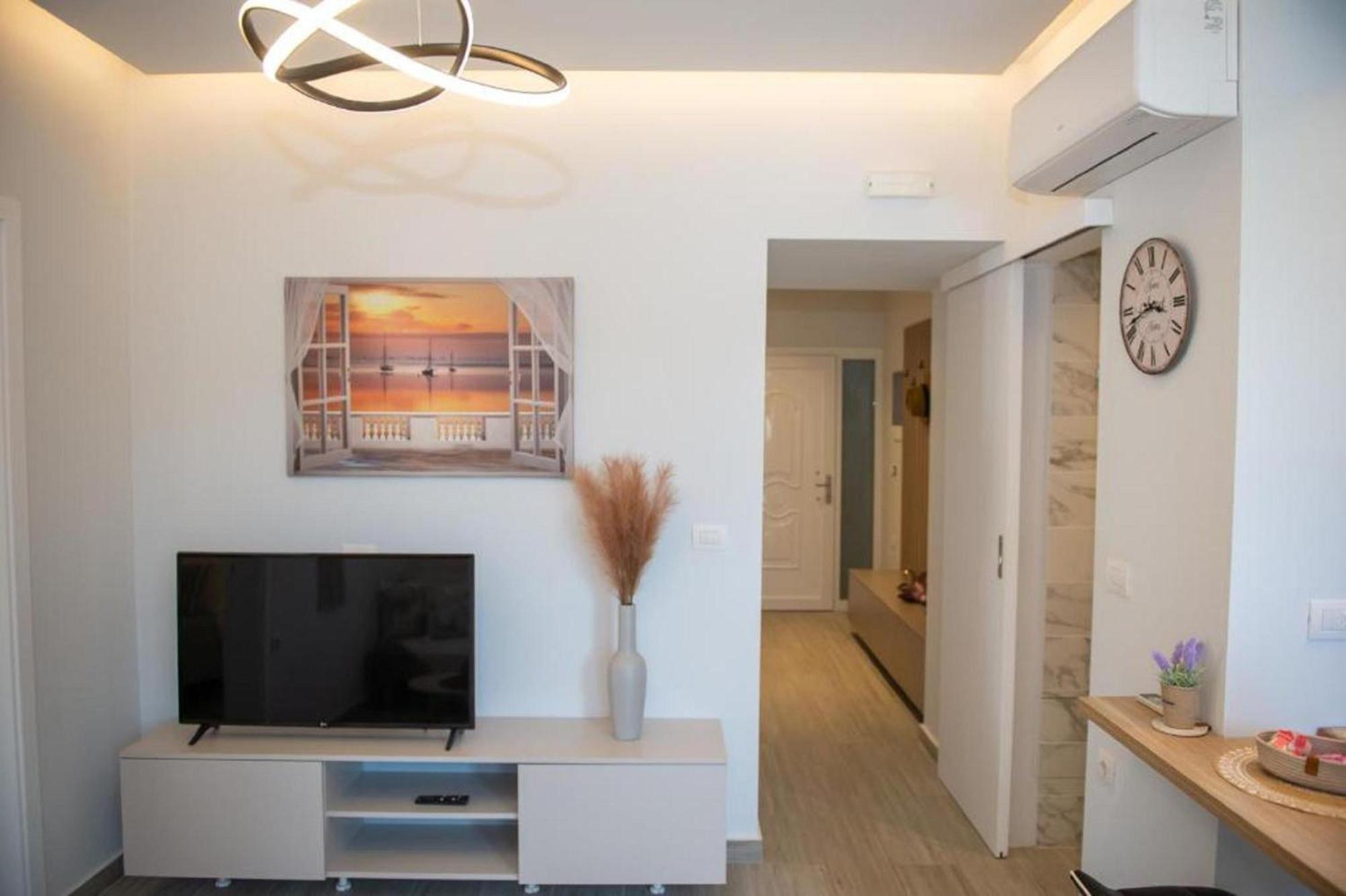 Apartment Charavgi 1 *